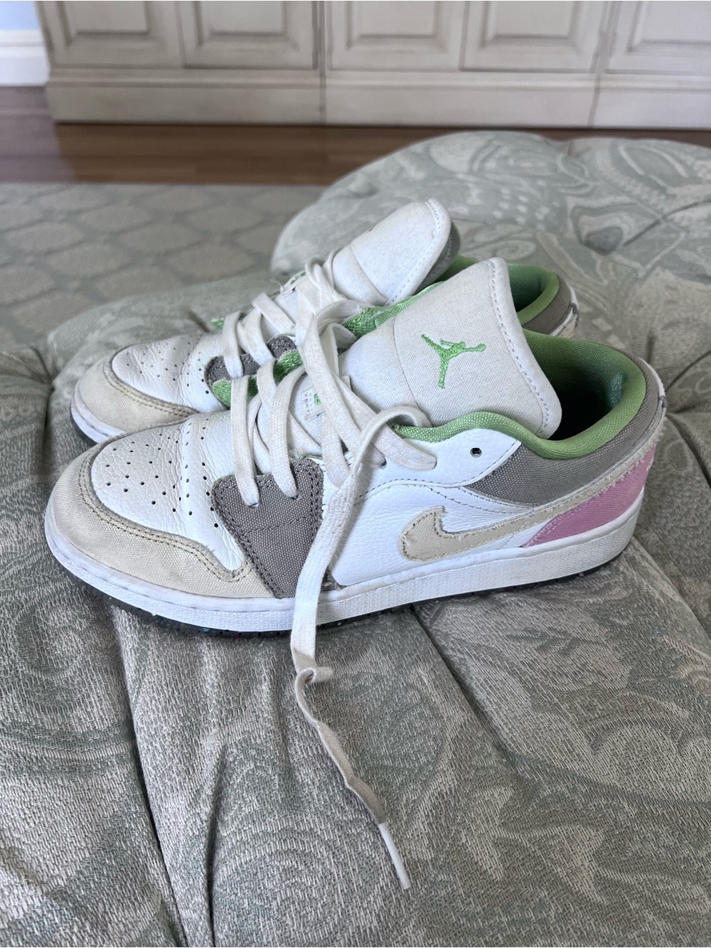 Nike Kids Low-Top Sneakers - White with Green & Pink Accents